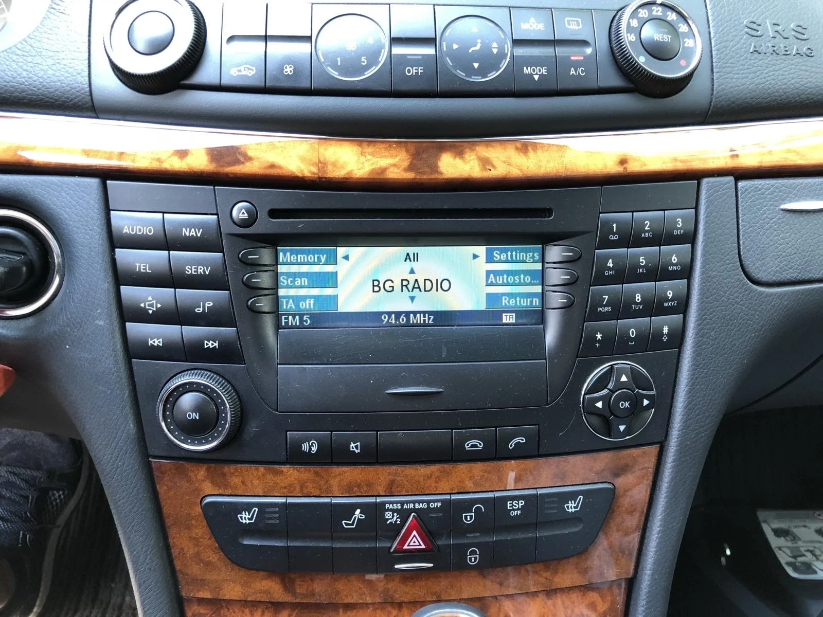 Mercedes-Benz E 280, снимка 3 - Автомобили и джипове - 56574396