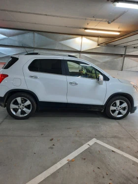 Chevrolet Trax 1.7 с всички екстри за модела.  Автоматик. , снимка 2