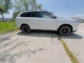 Mitsubishi Outlander 2.2DiD 4x4 (180HP) F1 пера, КАМЕРА, KEYLESS, снимка 2