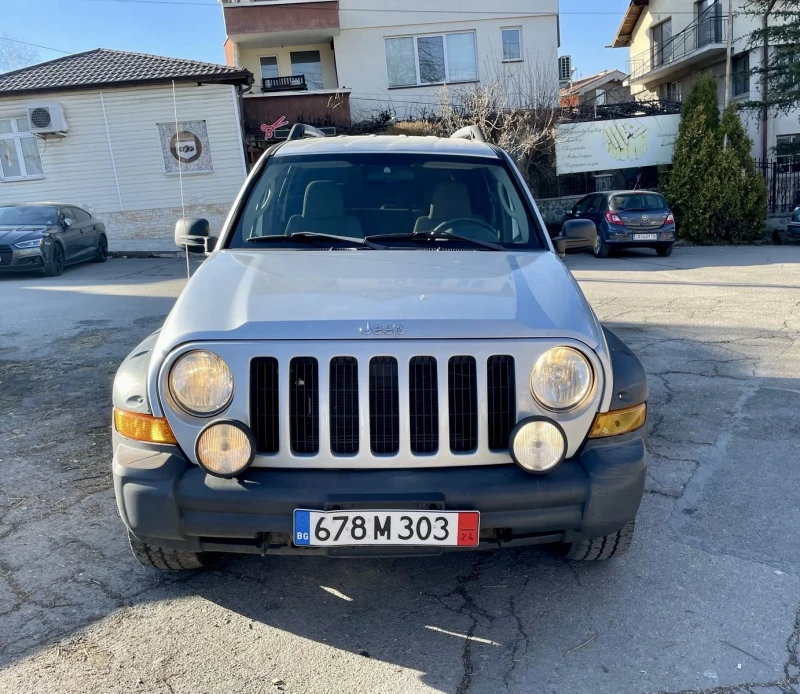 Jeep Cherokee 3.7 бензин , снимка 1 - Автомобили и джипове - 49475100