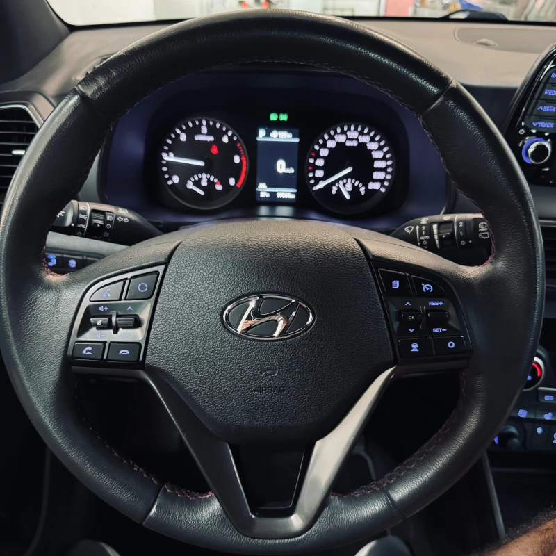 Hyundai Tucson 2.0 PREMIUM, 97х км, 360, ОБДУХ, ПОДГРЕВ, снимка 8 - Автомобили и джипове - 51626361