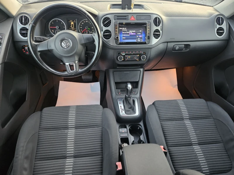 VW Tiguan 2.0 TDI* DSG* 4x4* , снимка 14 - Автомобили и джипове - 52729388