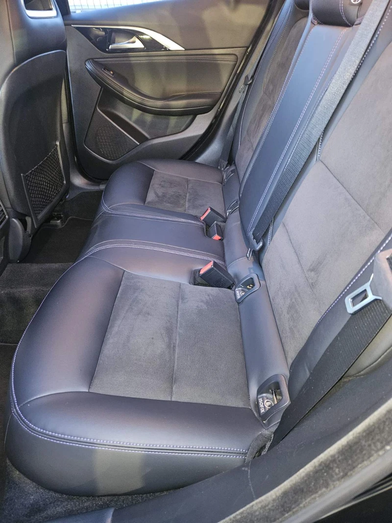 Infiniti Q30 S 2.0T AWD, снимка 8 - Автомобили и джипове - 52830096