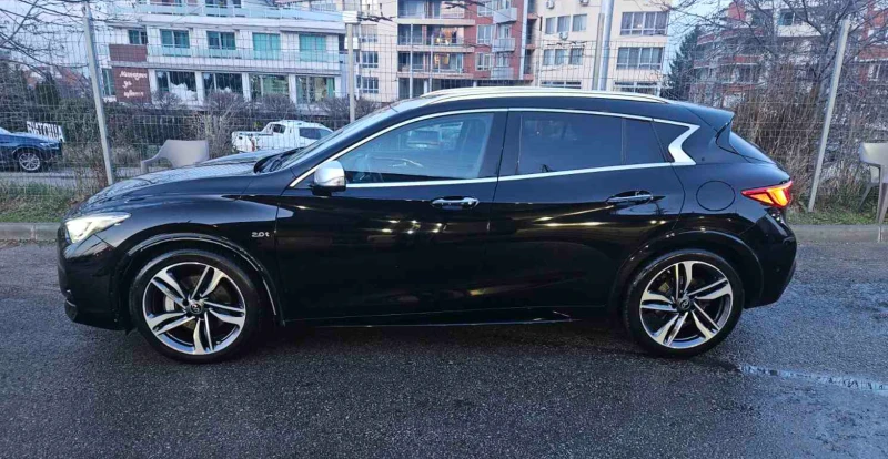 Infiniti Q30 S 2.0T AWD, снимка 3 - Автомобили и джипове - 52830096