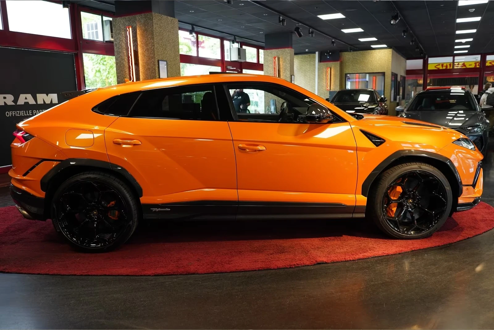 Lamborghini Urus Performante Pano Carbon - изображение 2