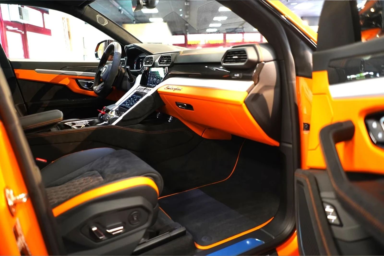 Lamborghini Urus Performante Pano Carbon - изображение 5