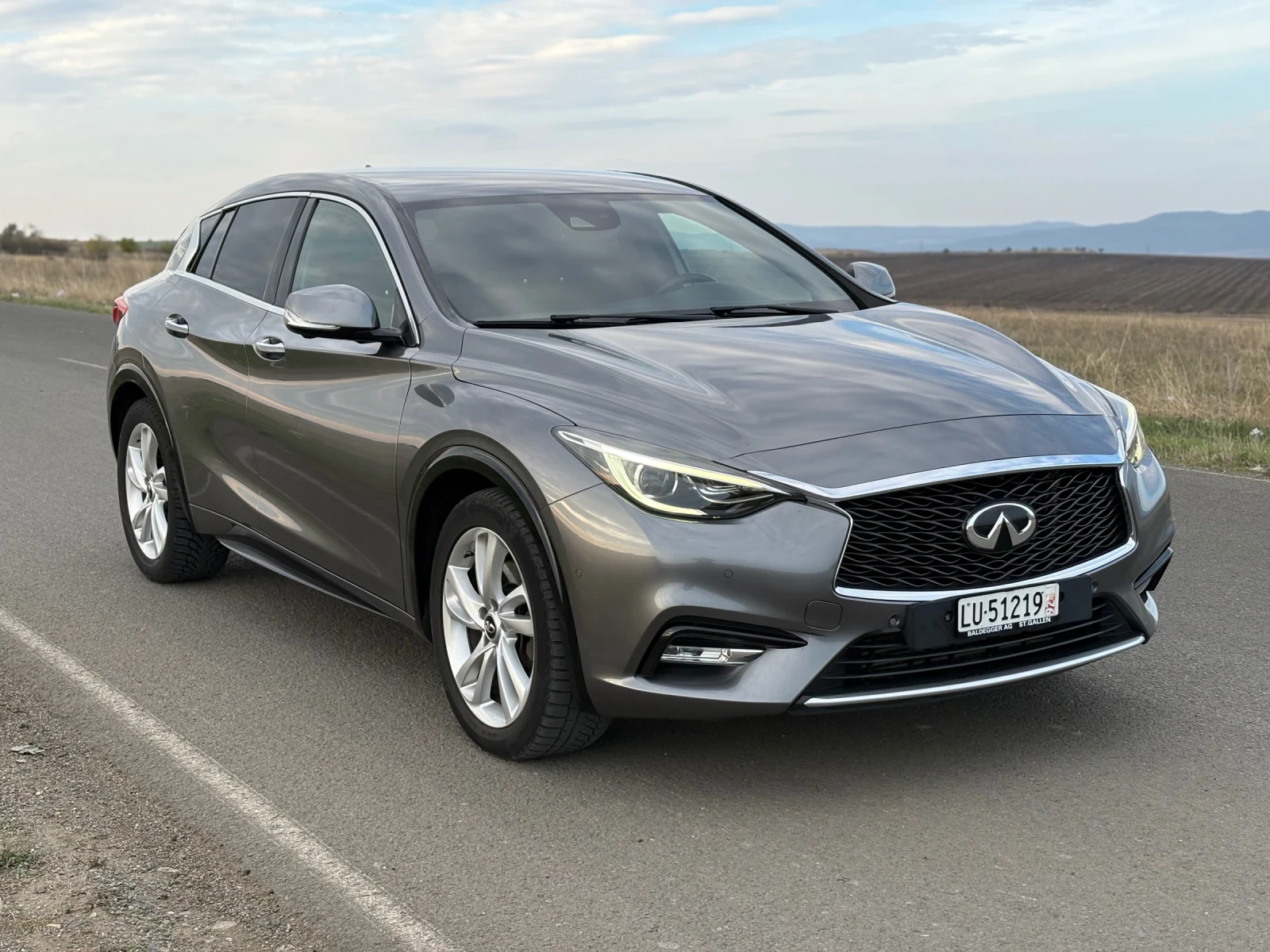 Infiniti Q30 2.2d Premium AWD DCT | Mobile.bg   1