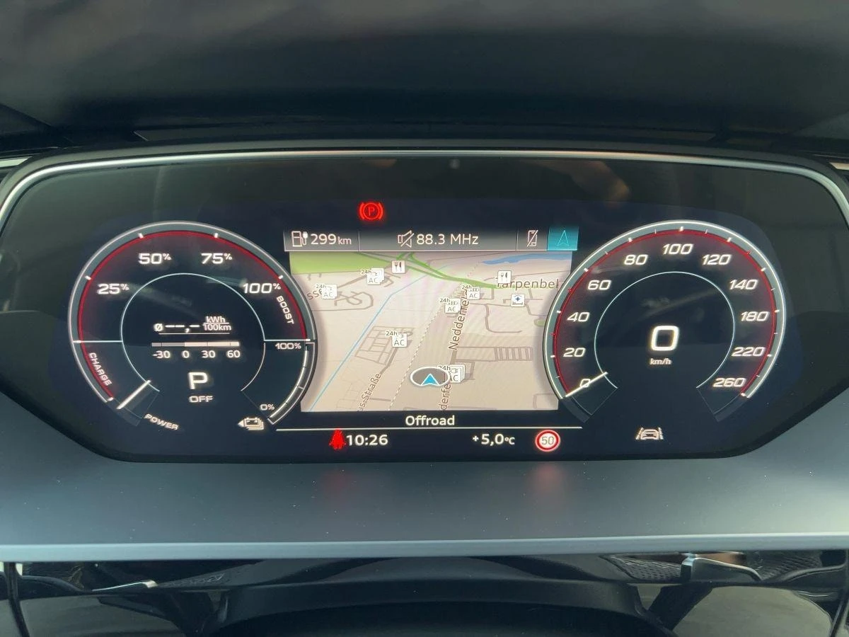 Audi Q8 50 E-TRON/S-LINE/QUATTRO/SPORTBACK/B&O/HEAD UP/ - изображение 10