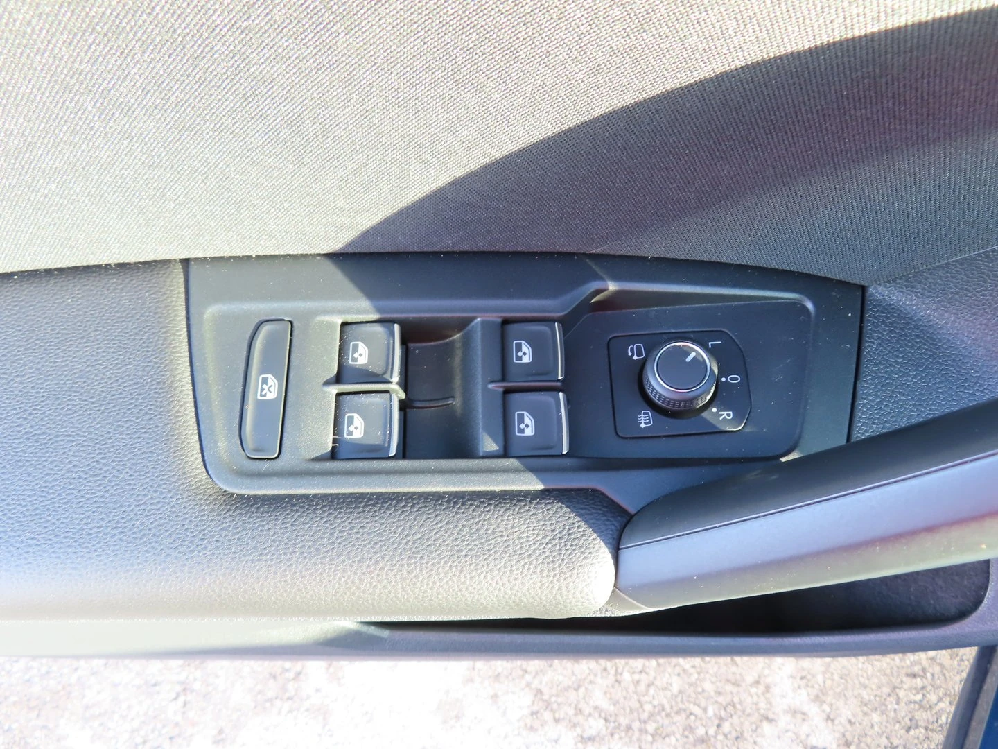 VW Tiguan Elegance 2.0 TDI SCR 4MOTION DSG | Mobile.bg � ����������� 17