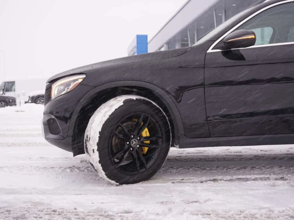 Mercedes-Benz GLC * 300 4MATIC SUV Heated Seats * CARFAX * ЦЕНА ДО Б, снимка 8 - Автомобили и джипове - 53922177