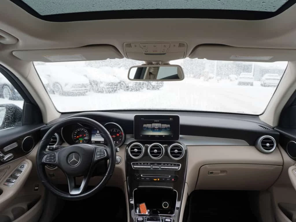 Mercedes-Benz GLC * 300 4MATIC SUV Heated Seats * CARFAX * ЦЕНА ДО Б, снимка 11 - Автомобили и джипове - 53922177