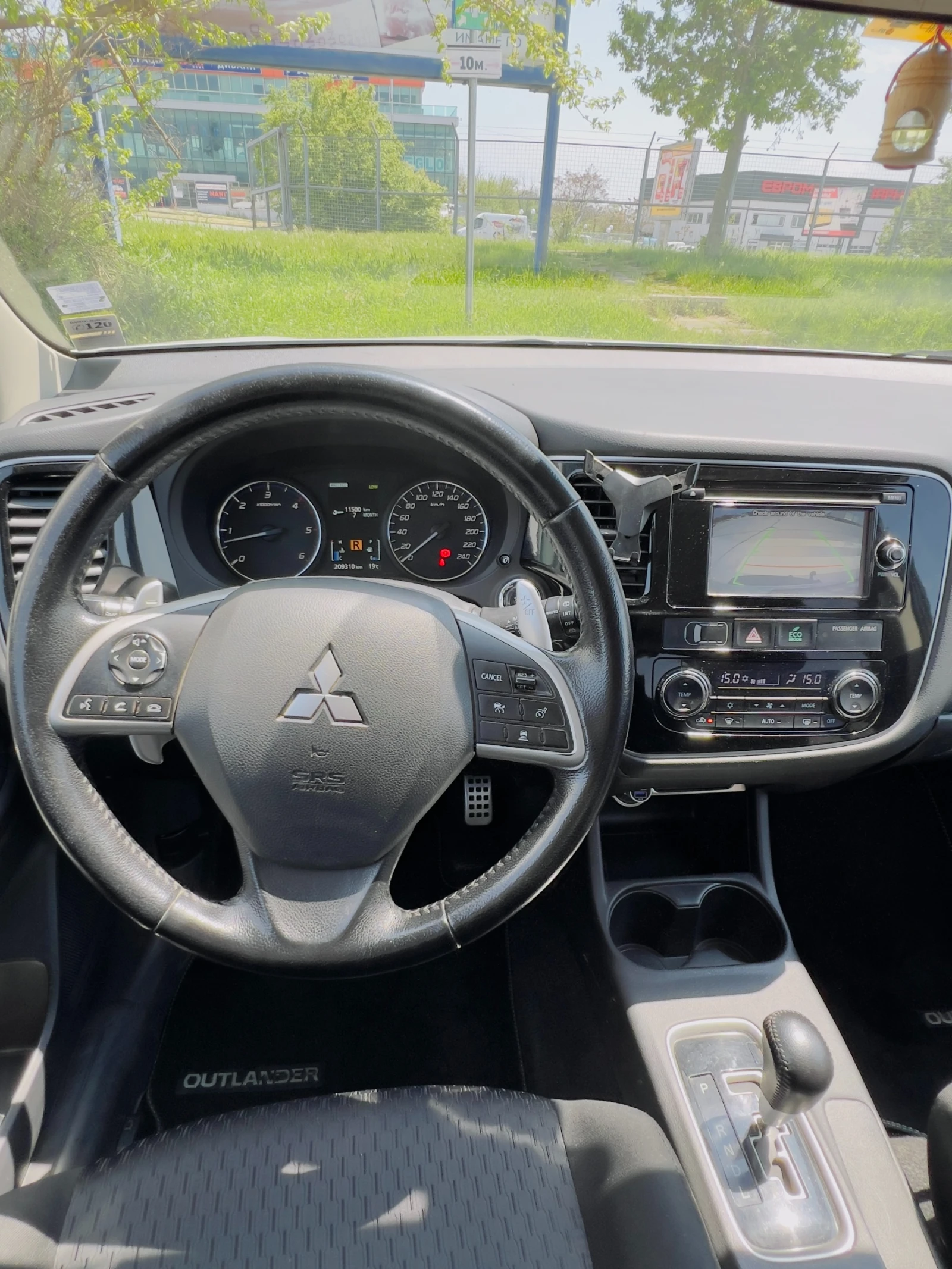 Mitsubishi Outlander 2.2DiD 4x4 (180HP) F1 пера, КАМЕРА, KEYLESS, снимка 9 - Автомобили и джипове - 54508940