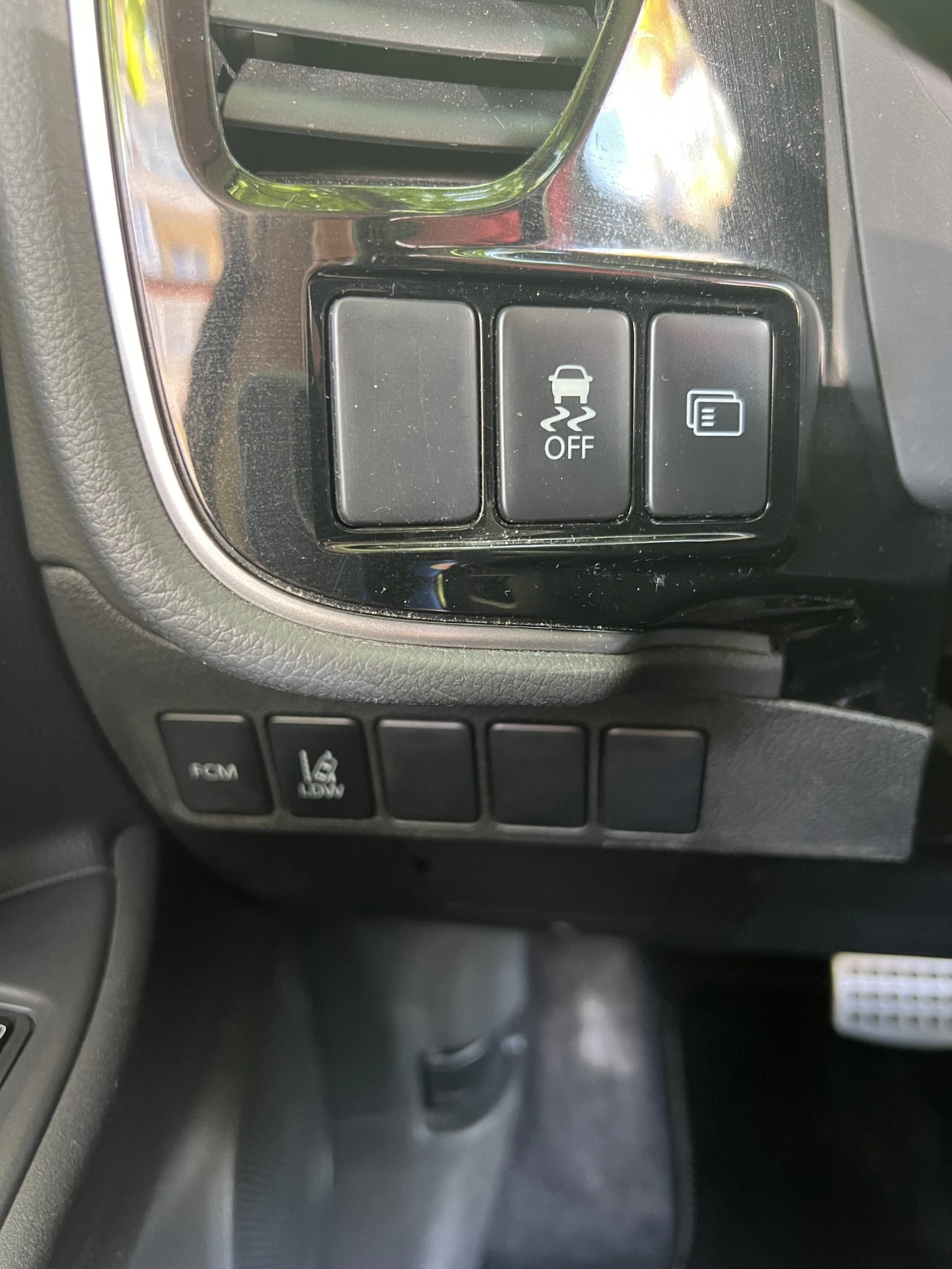 Mitsubishi Outlander 2.2DiD 4x4 (180HP) F1 пера, КАМЕРА, KEYLESS, снимка 11 - Автомобили и джипове - 54508940