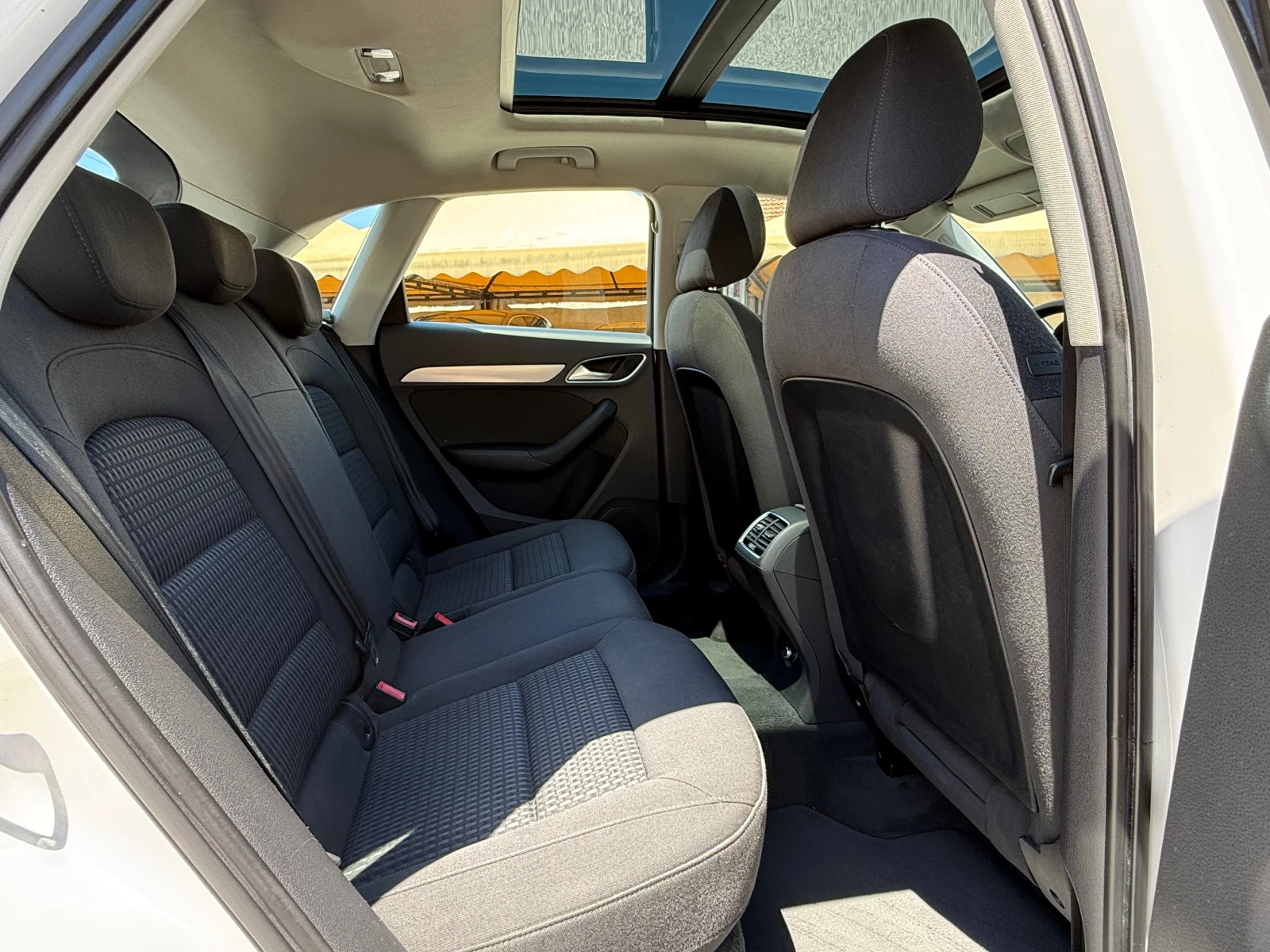 Audi Q3 FACELIFT 2.0TDI quattro !!! 100% РЕАЛНИ КИЛОМЕТРИ , снимка 15 - Автомобили и джипове - 54849300