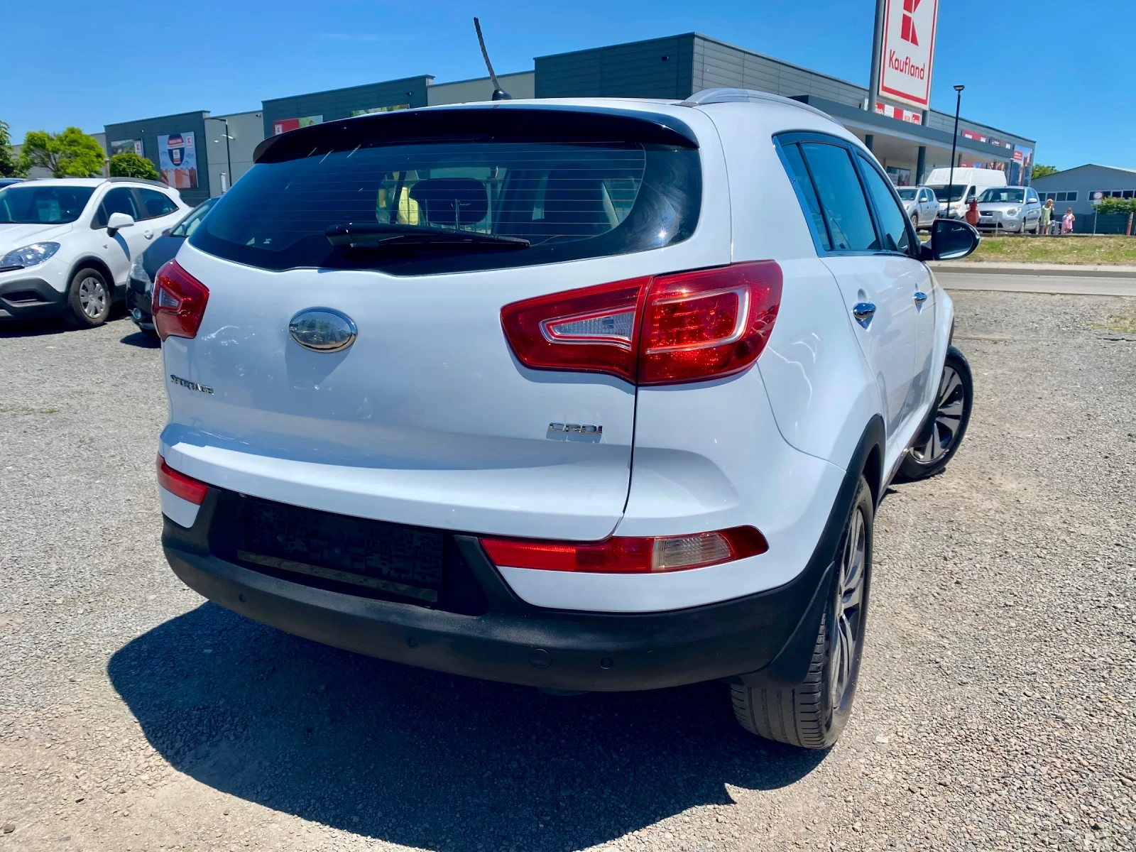 Kia Sportage, снимка 6 - Автомобили и джипове - 54857407
