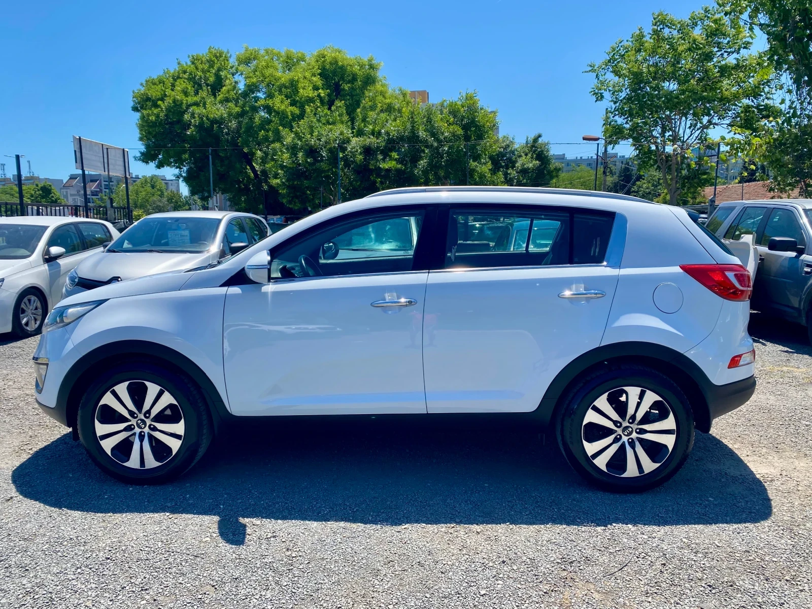 Kia Sportage, снимка 4 - Автомобили и джипове - 54857407