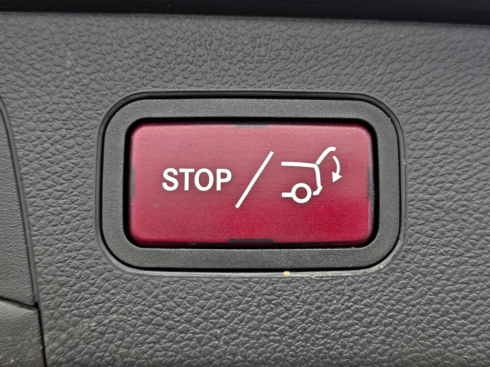 Mercedes-Benz GLC 250 AMG/9G-TRONIC/GERMANY/CAMERA/KEYLESS/AUTO HOLD/LIZ, снимка 13 - Автомобили и джипове - 55128060
