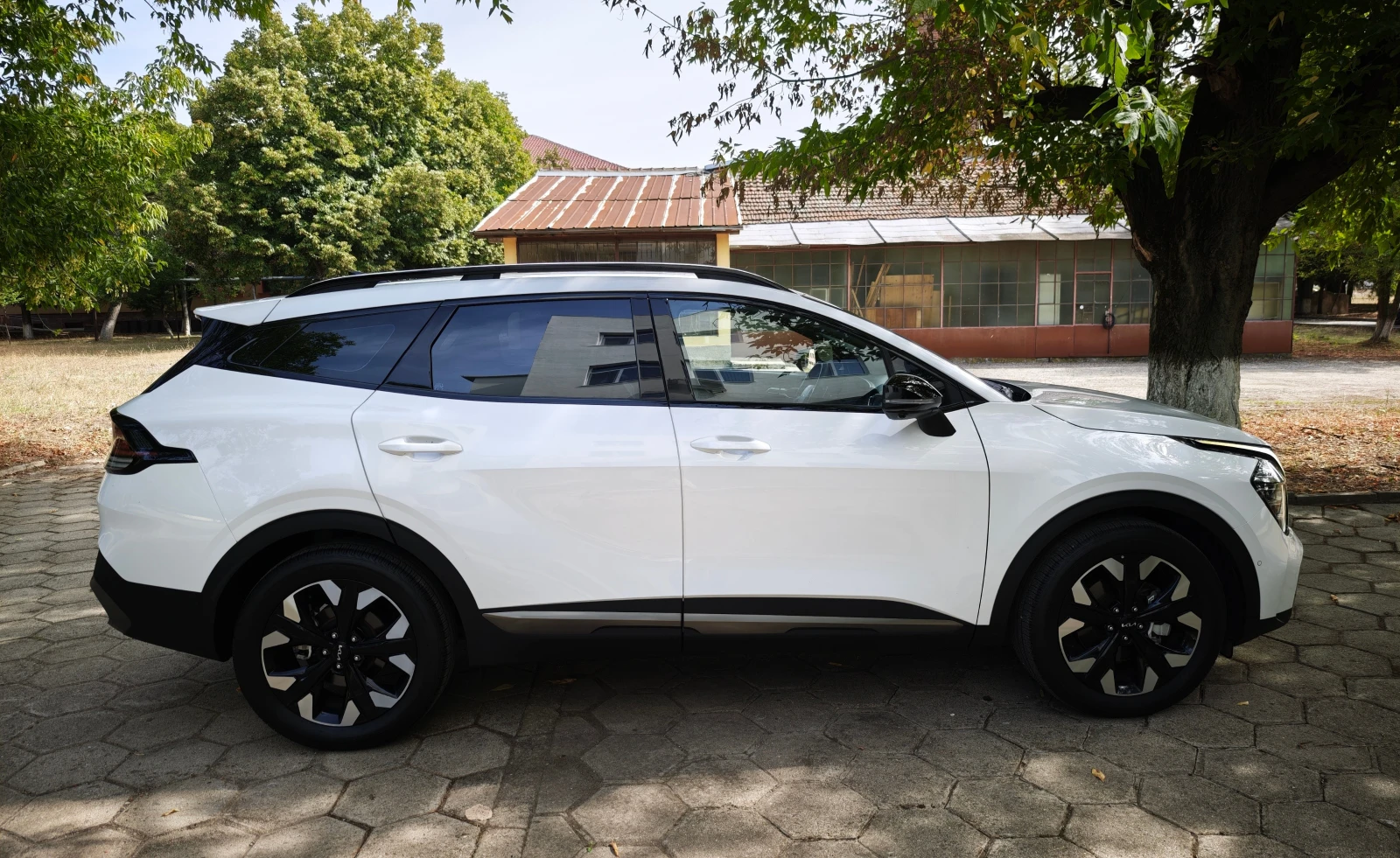 Kia Sportage 2.0 LPI, снимка 3 - Автомобили и джипове - 56165278