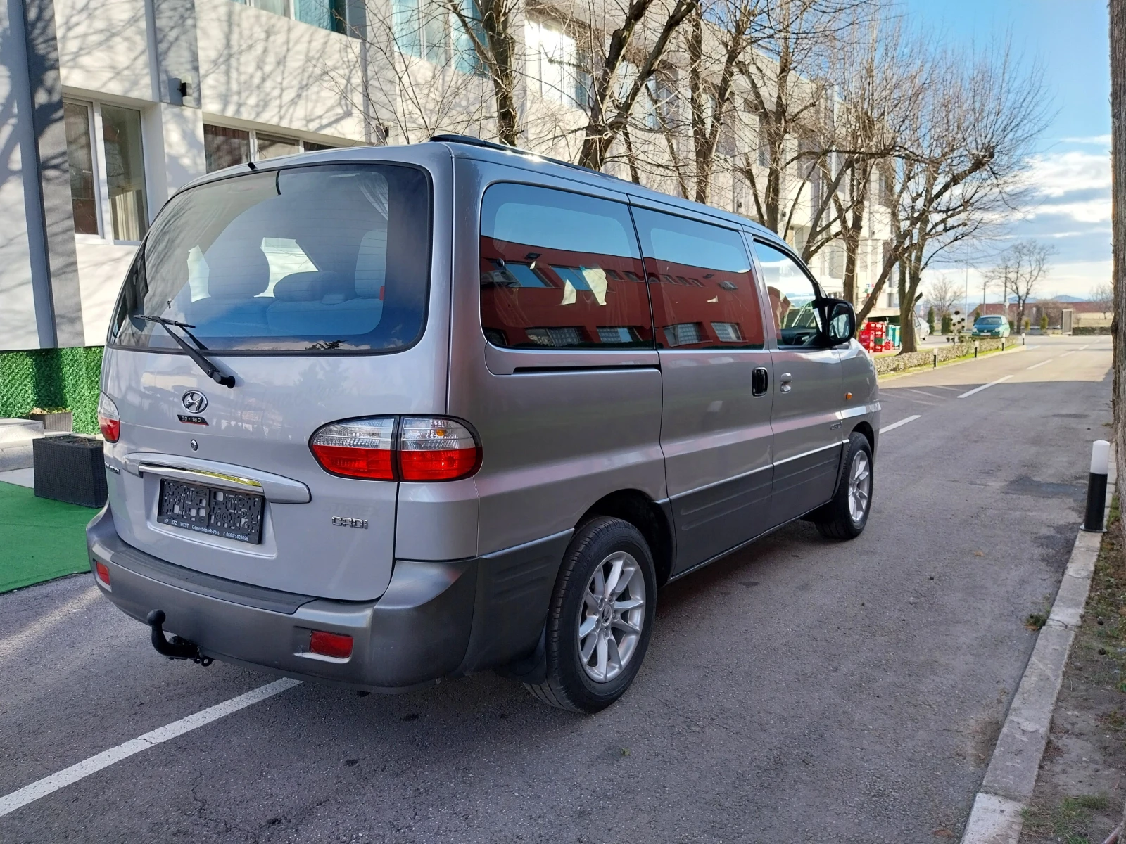 Hyundai H1 2.5 CRDI * STAREX* 8+ 1 места* Клима* ОТЛИЧЕН* , снимка 17 - Бусове и автобуси - 53864244