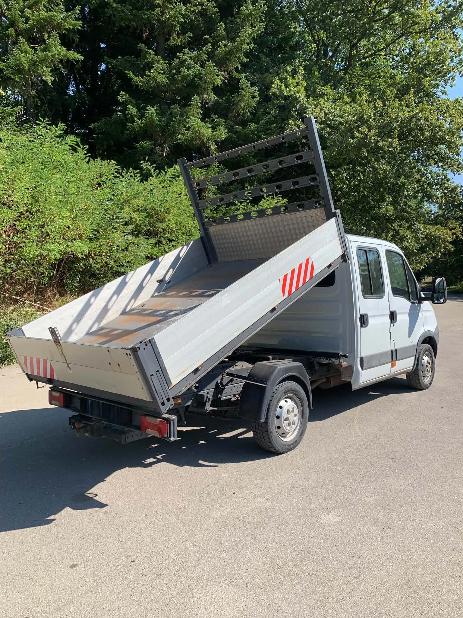 Iveco Daily -тристранен самосвал