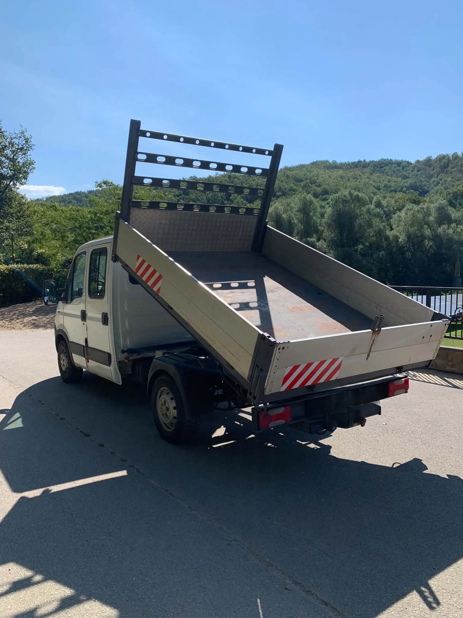 Iveco Daily -тристранен самосвал, снимка 2 - Бусове и автобуси - 55963117