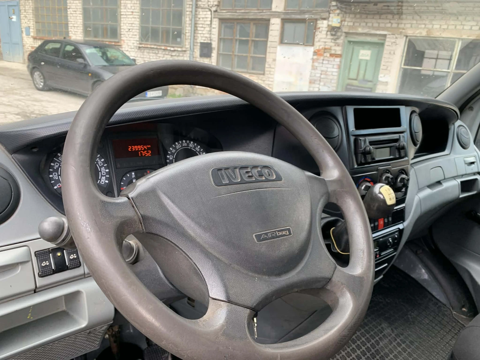 Iveco Daily -тристранен самосвал, снимка 8 - Бусове и автобуси - 55963117