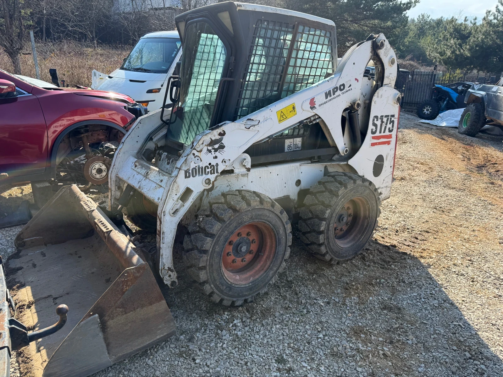 Мини челни товарачи Bobcat S-175 - изображение 5