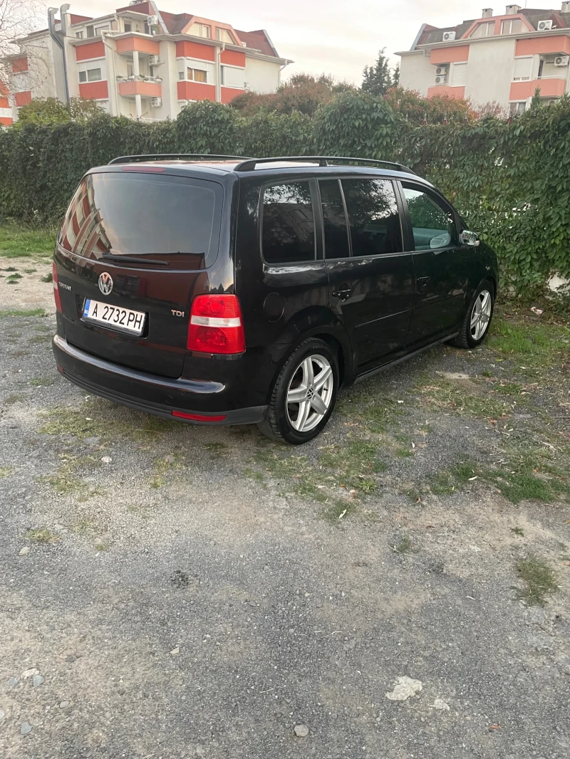 VW Touran, снимка 5 - Автомобили и джипове - 48017652