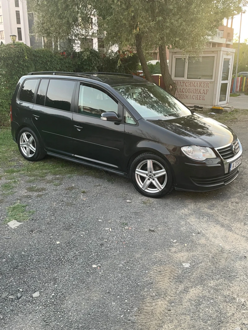 VW Touran, снимка 3 - Автомобили и джипове - 48017652