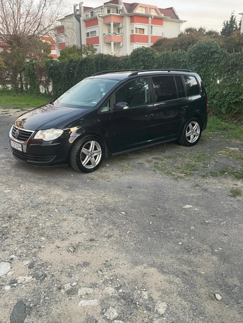 VW Touran, снимка 4 - Автомобили и джипове - 48017652