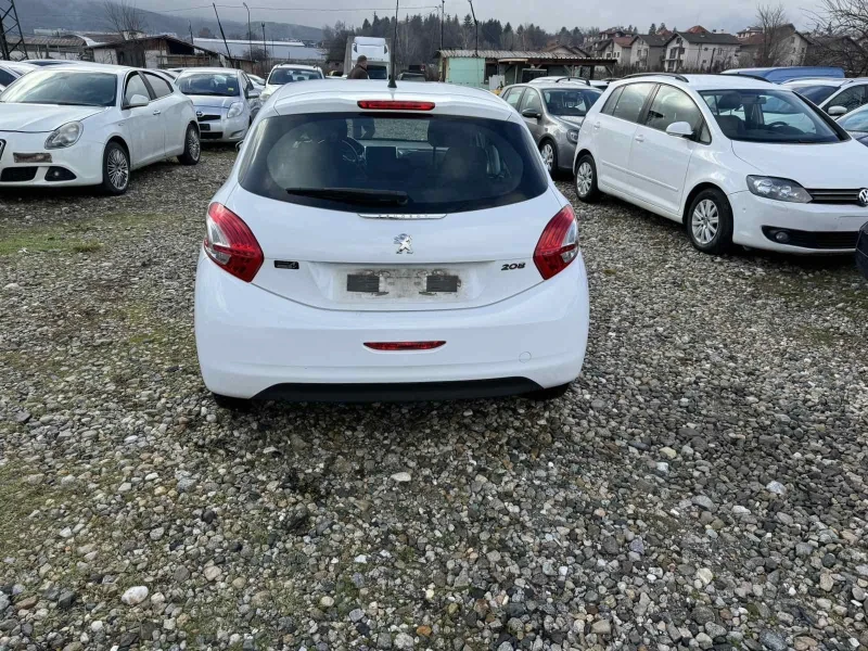 Peugeot 208 1.2i. 82k.c, снимка 7 - Автомобили и джипове - 48309150