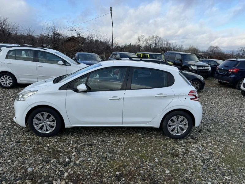 Peugeot 208 1.2i. 82k.c, снимка 5 - Автомобили и джипове - 48309150