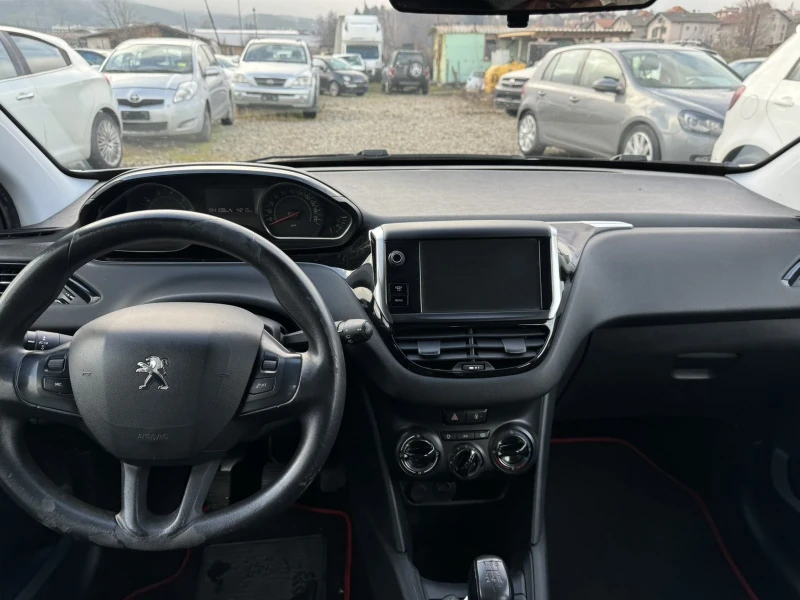 Peugeot 208 1.2i. 82k.c, снимка 15 - Автомобили и джипове - 48309150