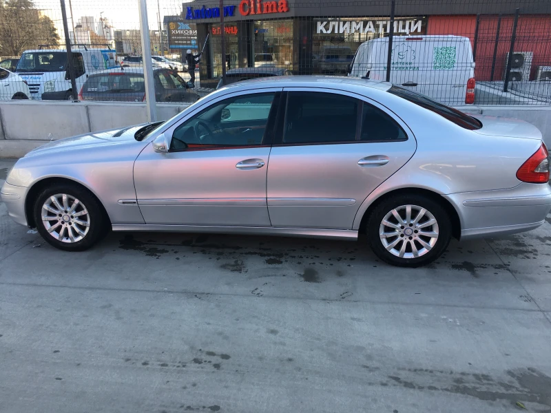 Mercedes-Benz E 200, снимка 4 - Автомобили и джипове - 49164875