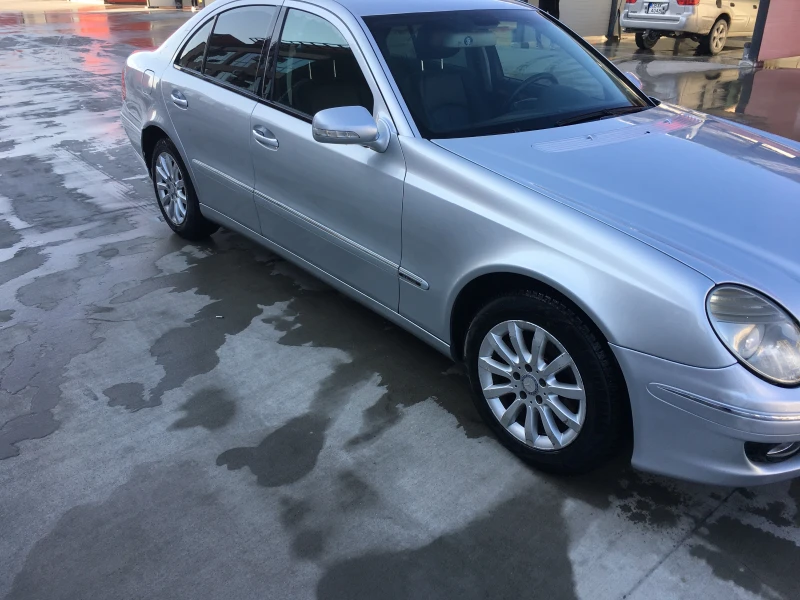 Mercedes-Benz E 200, снимка 3 - Автомобили и джипове - 49164875