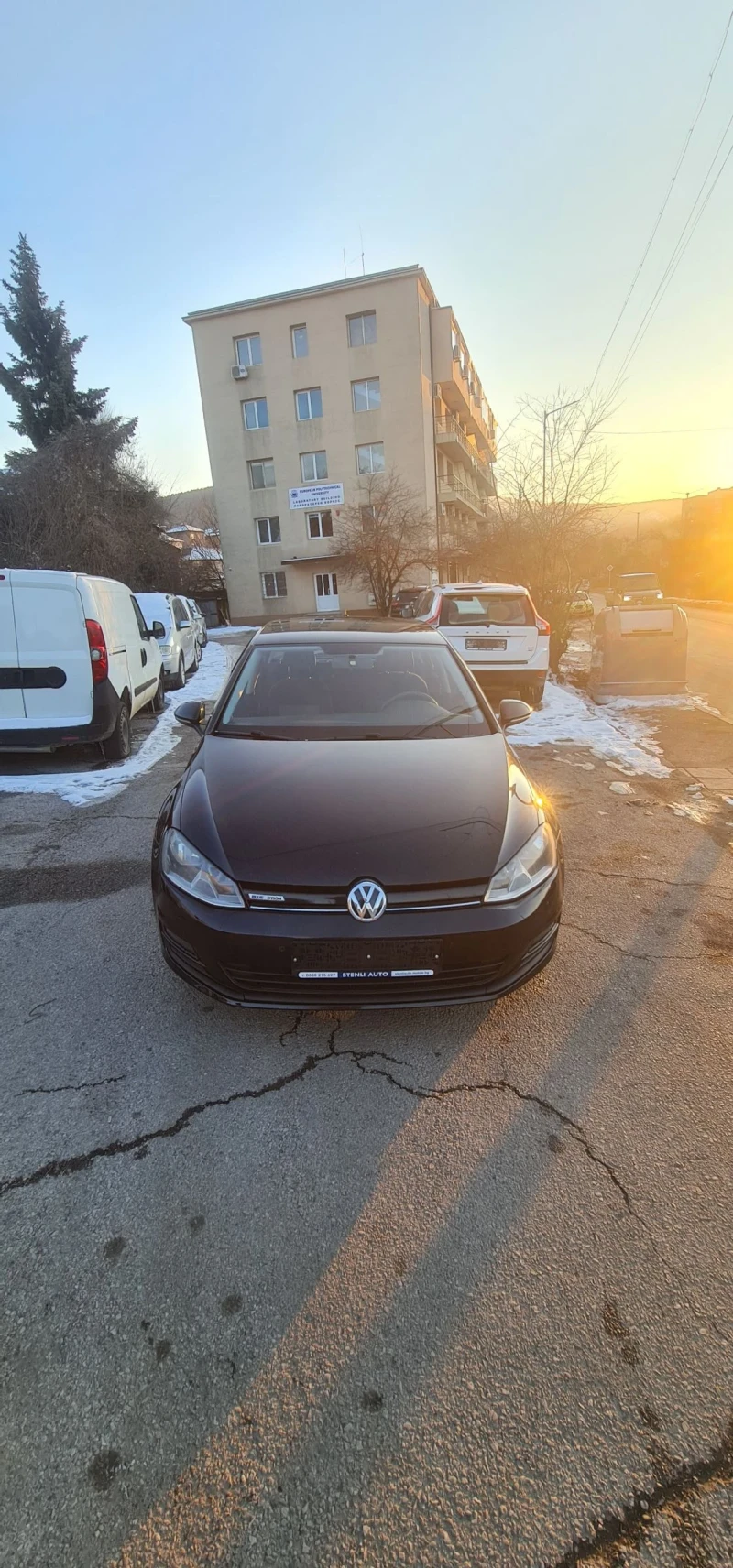 VW Golf, снимка 1 - Автомобили и джипове - 49231904