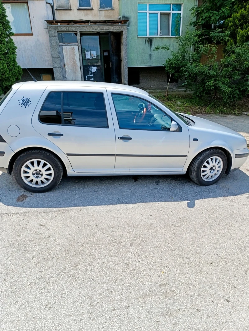 VW Golf 1.9 TDI, снимка 4 - Автомобили и джипове - 50306662