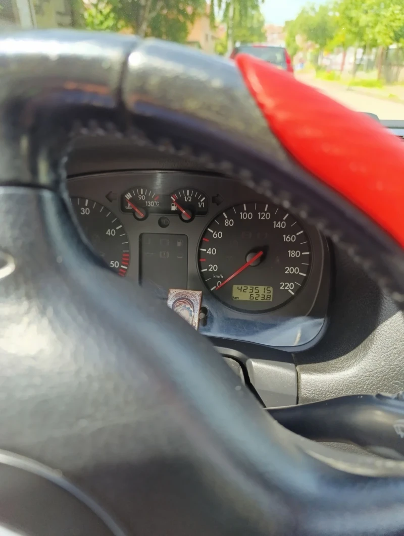 VW Golf 1.9 TDI, снимка 10 - Автомобили и джипове - 50306662