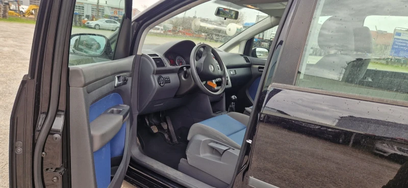 VW Touran 1.9 TDI 105 к.с.EU-4, снимка 8 - Автомобили и джипове - 52531923