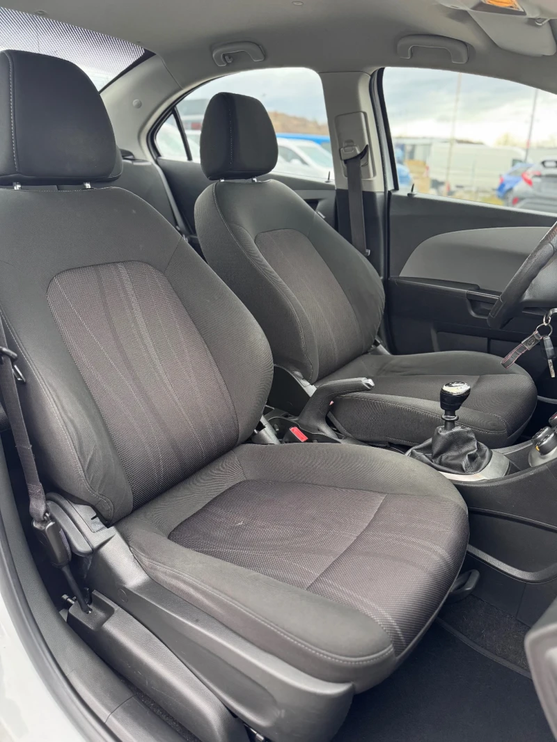 Chevrolet Aveo, снимка 12 - Автомобили и джипове - 52494471