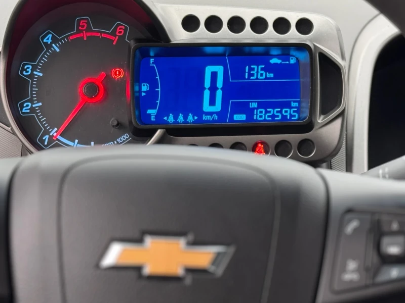 Chevrolet Aveo, снимка 11 - Автомобили и джипове - 52494471