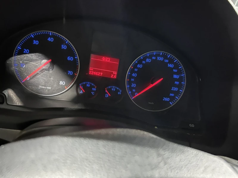 VW Jetta 1.6FSI, снимка 10 - Автомобили и джипове - 53225063