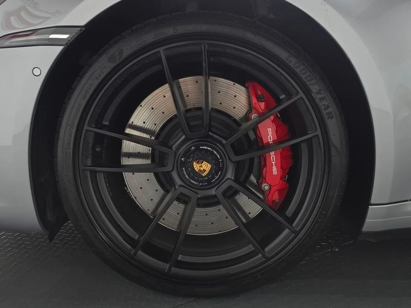 Porsche 911 Carrera 4 GTS Cabriolet| 473к.с.| ВКЛ.ТЕХНОТЕСТ, снимка 4 - Автомобили и джипове - 55375844