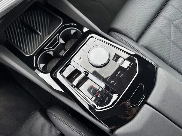 BMW 520 i = M-Sport = Гаранция, снимка 9 - Автомобили и джипове - 55890123