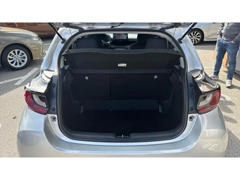 Toyota Yaris 1.5HSD ACTIVE, снимка 10 - Автомобили и джипове - 56494557