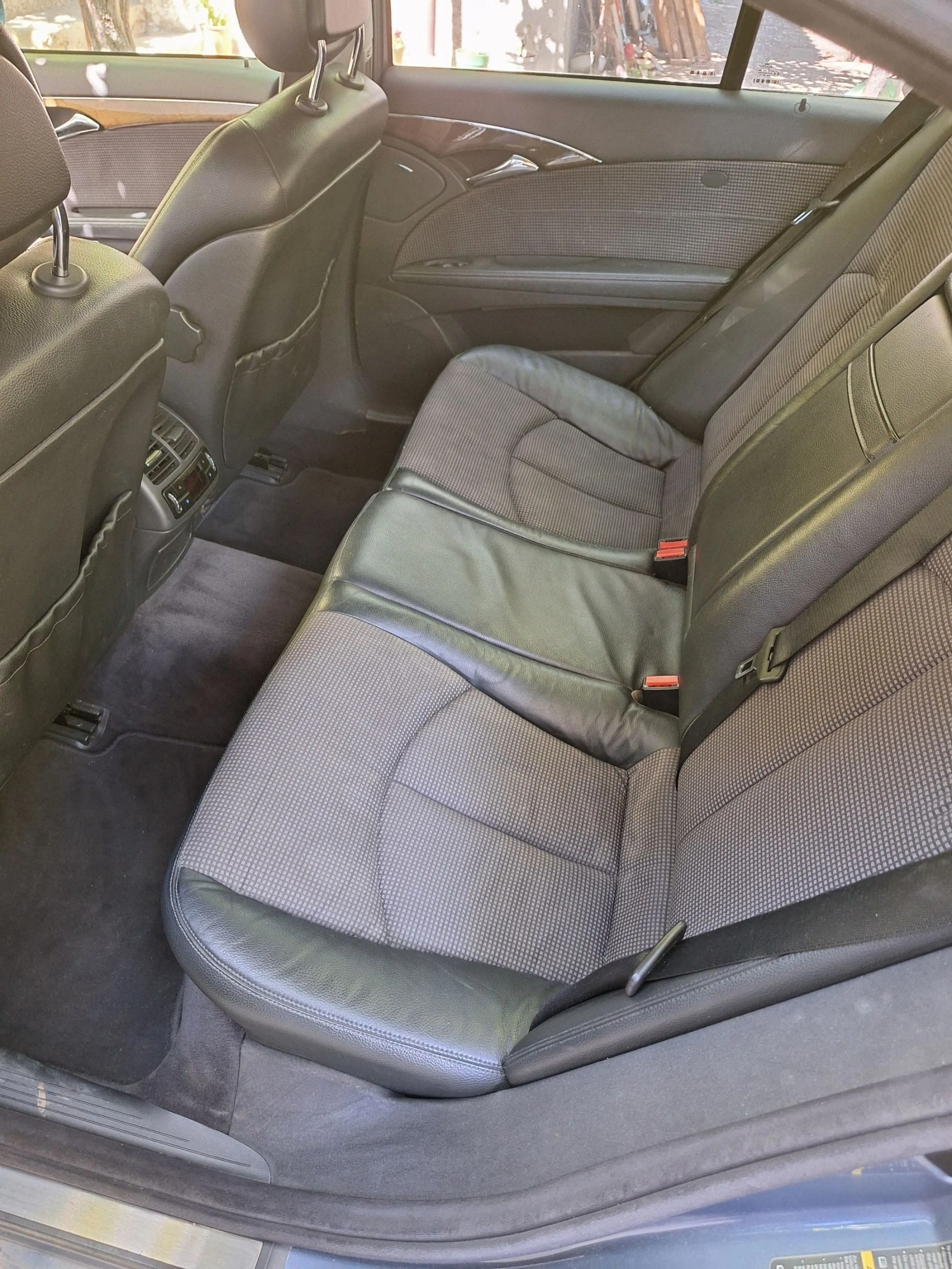 Mercedes-Benz E 320  - изображение 5