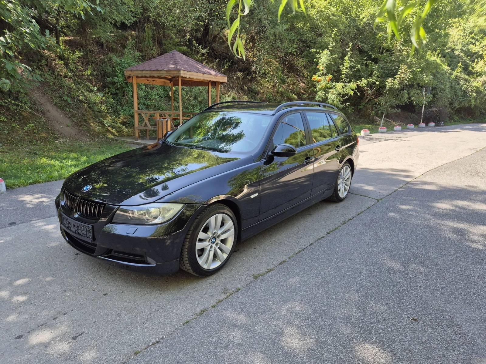 BMW 320 2.0d Automatic - изображение 2