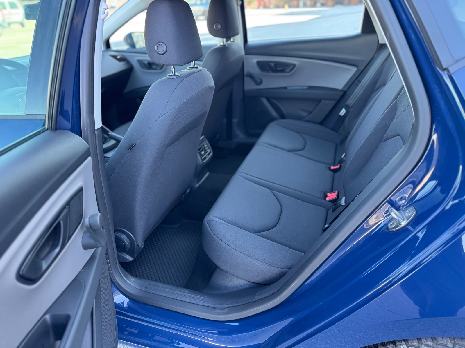 Seat Leon 1.6TDI-116-2019-EURO6 - изображение 10