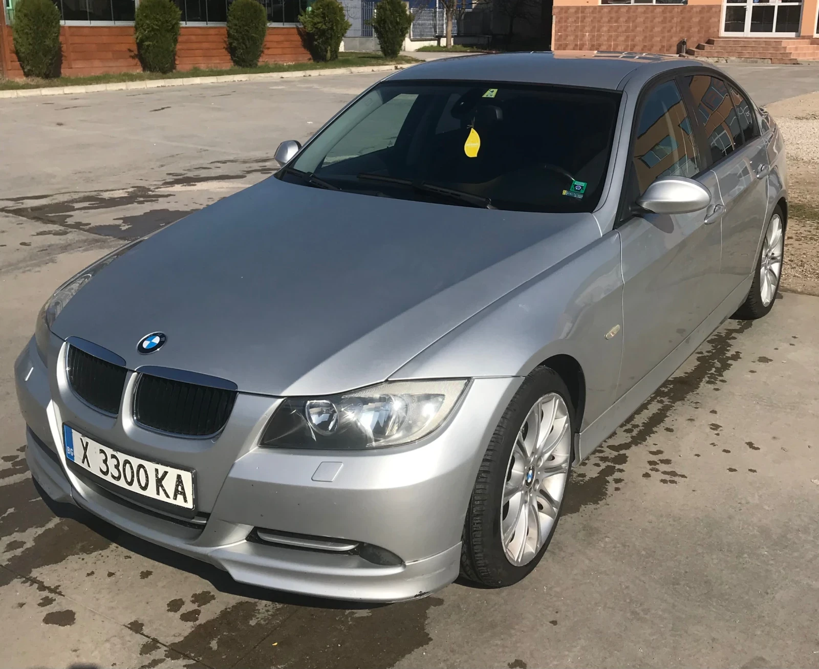 BMW 320 320d - изображение 2