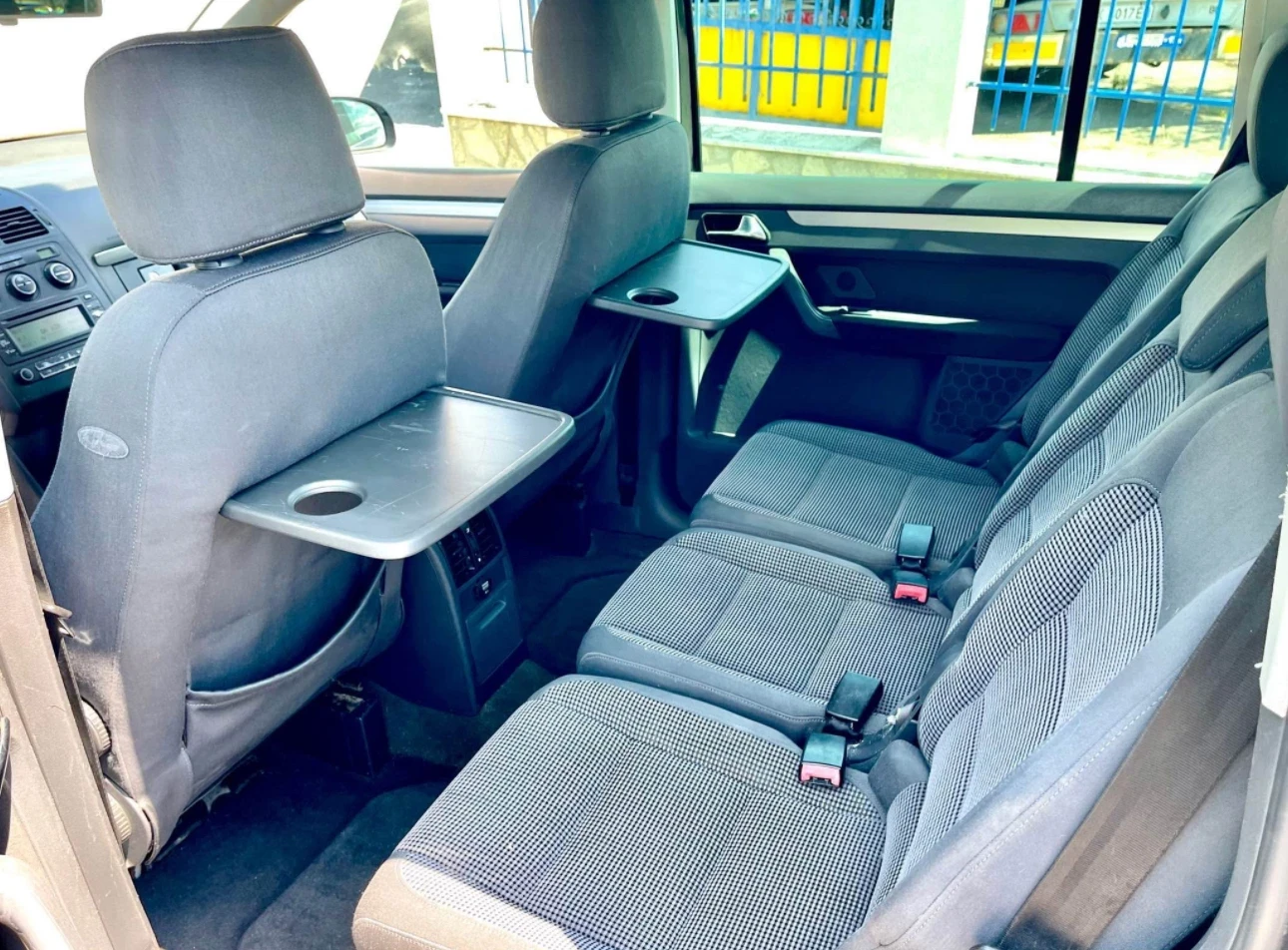 VW Touran 2.0 TDI 7местен - изображение 6